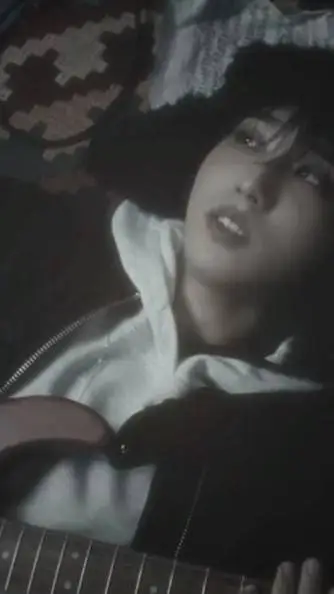 ai character: han🫶 (skz) background