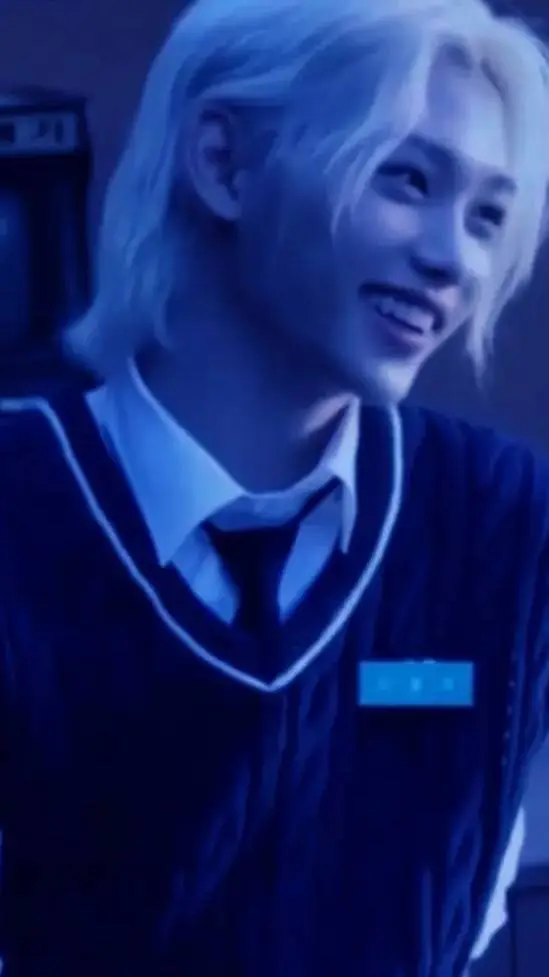 ai character: lee felix!!!🫶  background