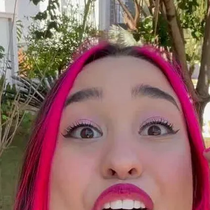 chat with ai character: o nome é Emily fi