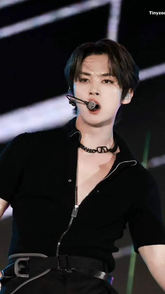 ai character: lee minho background