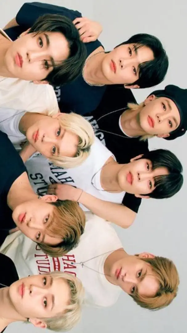 ai character: skz  background