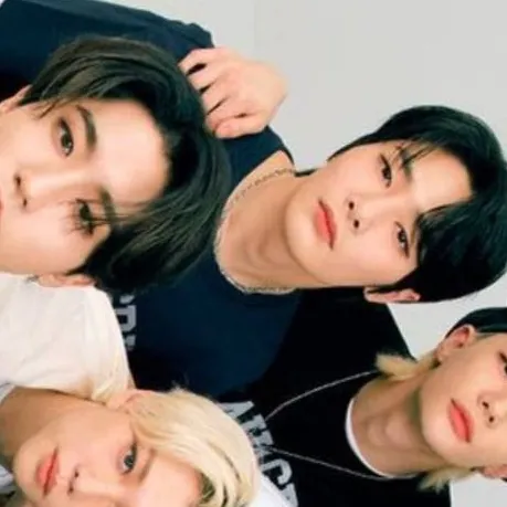 chat with ai character: skz 
