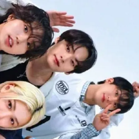 chat with ai character: stray kids 