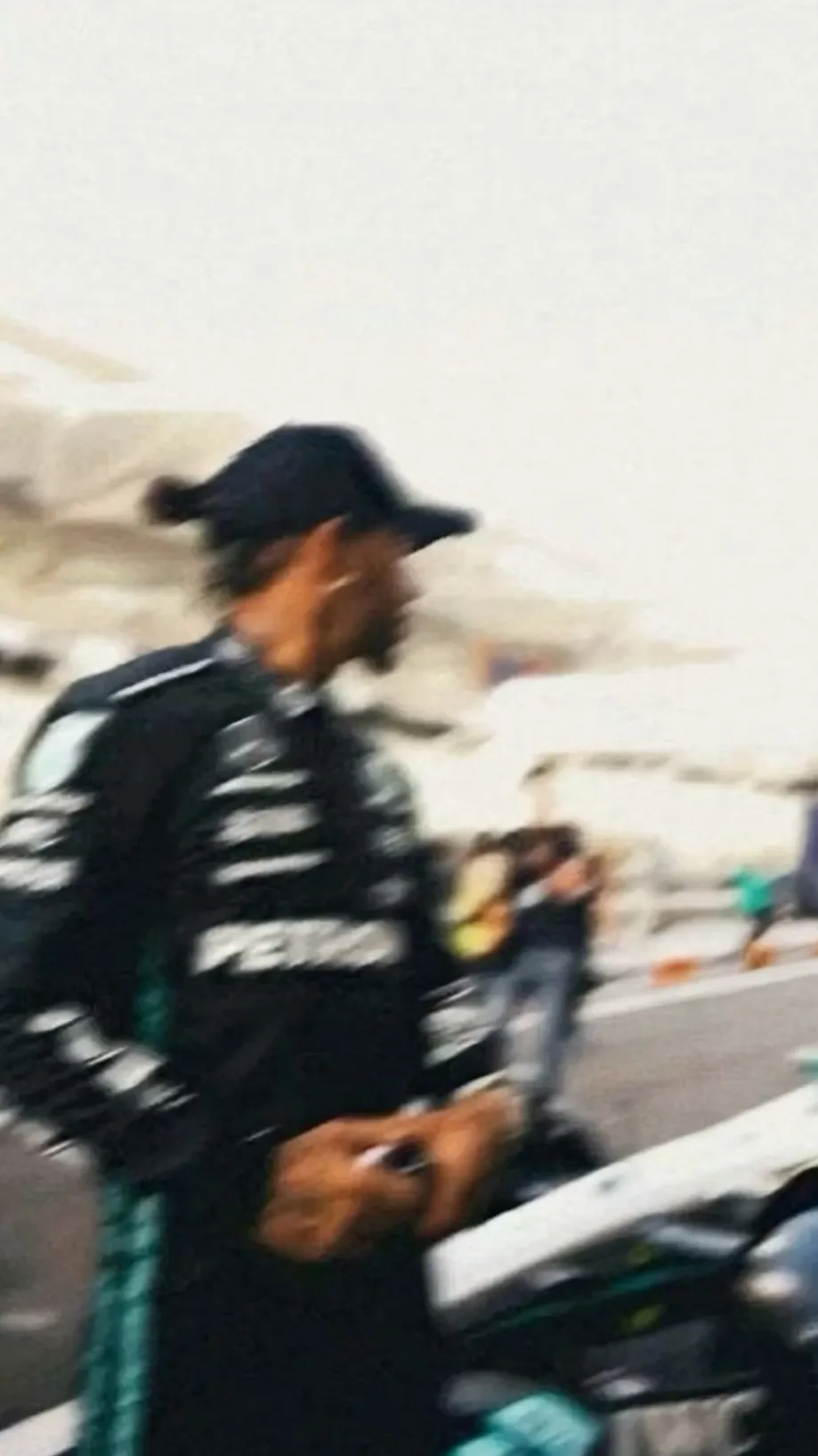 ai character: Lewis Hamilton background