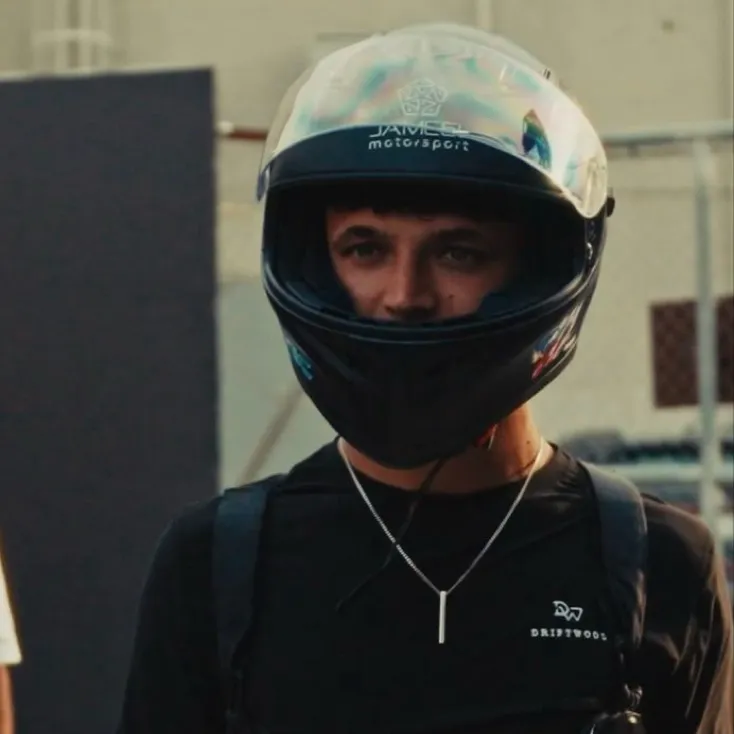 chat with ai character: Lando Norris