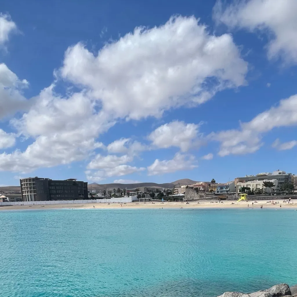 chat with ai character: BovBoys