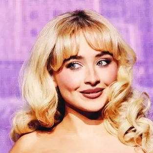 chat with ai character: Sabrina Carpenter