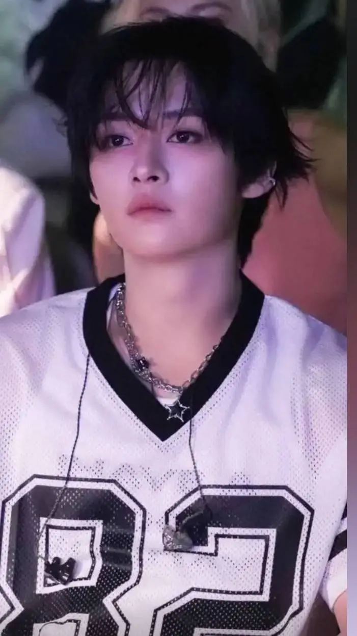 ai character: Stray kids background