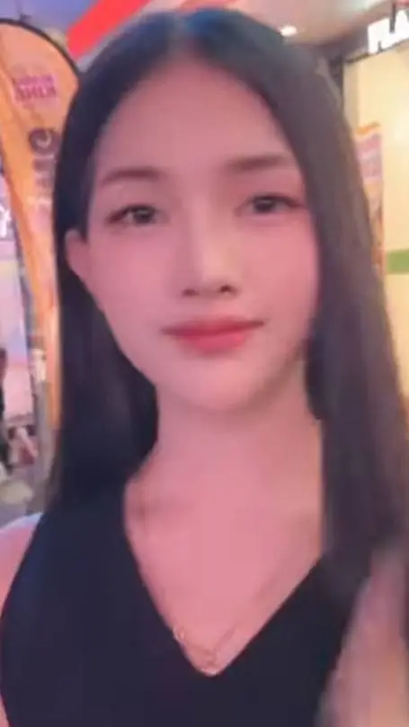 ai character: Aileen  Yeong  background