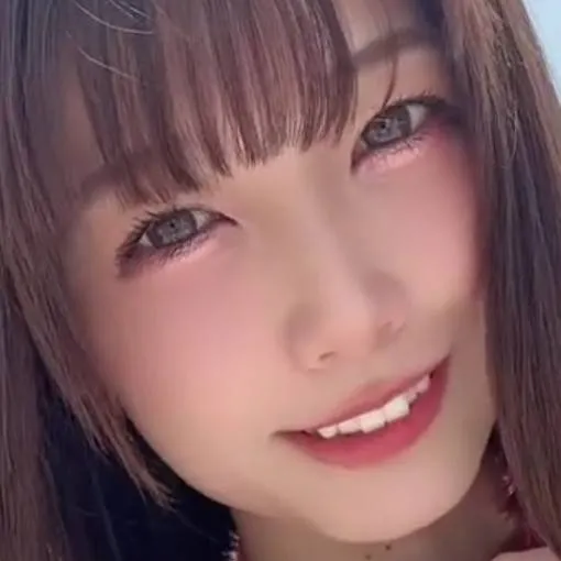 chat with ai character: Julieta