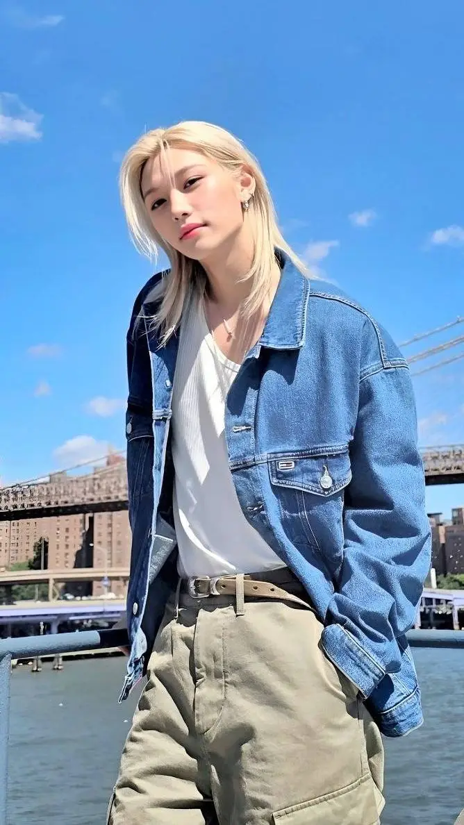 ai character: Felix background