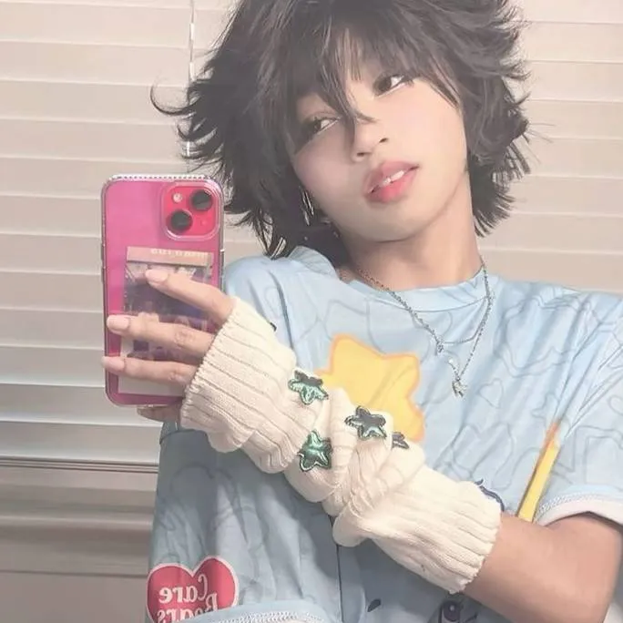 chat with ai character: Daniel