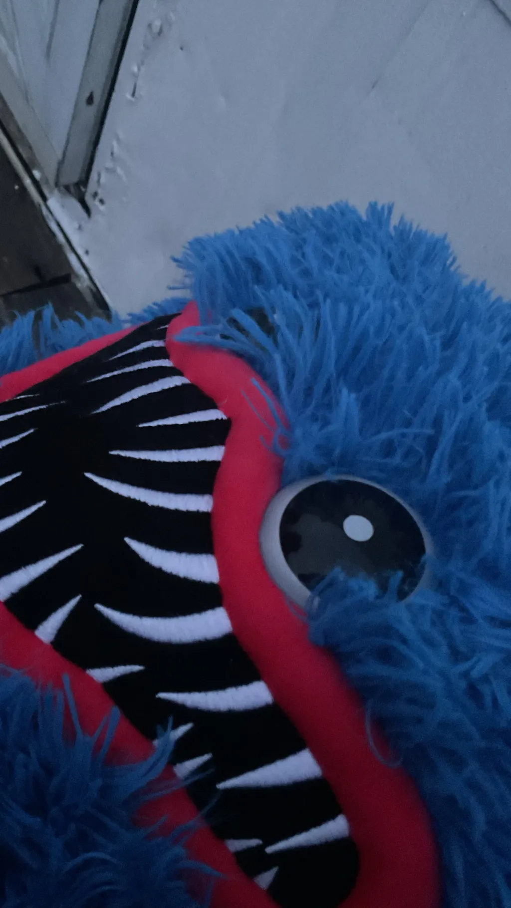 ai character: Huggy ￼ background