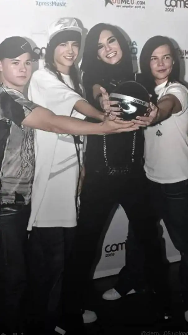 ai character: tokio hotel  background