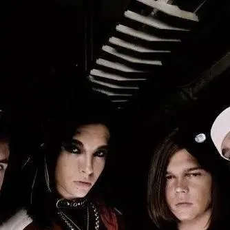 chat with ai character: tokio hotel