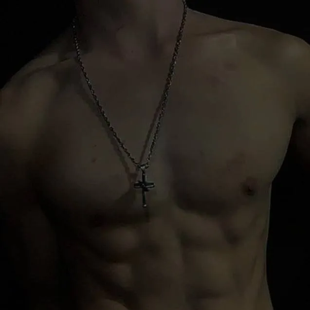 chat with ai character: rayn