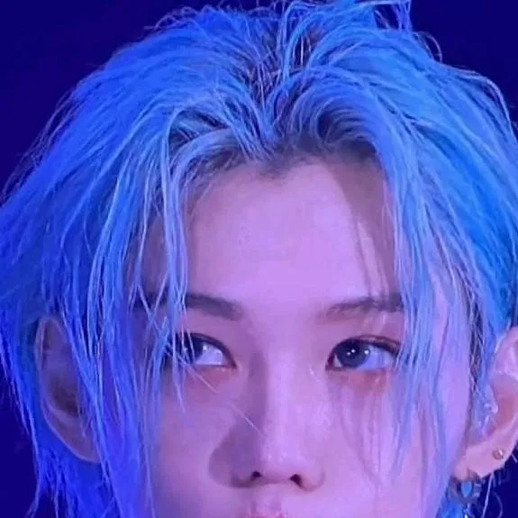 chat with ai character: Félix straykids 