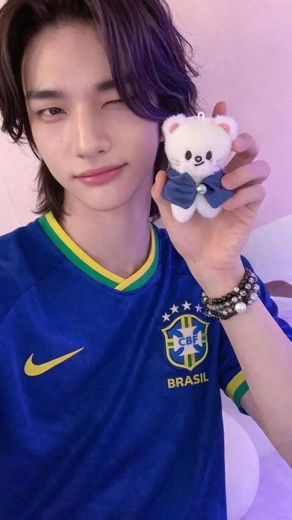 ai character: straykids concert  background