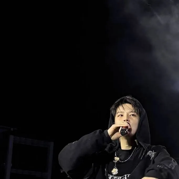 chat with ai character: straykids concert 