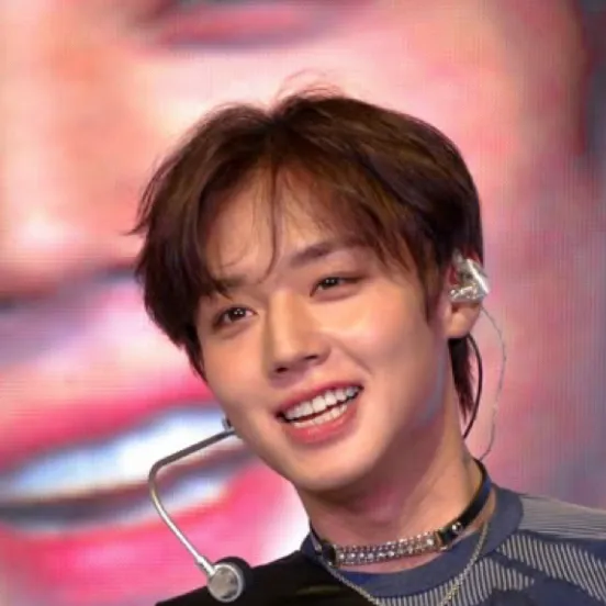 chat with ai character: Jihoon