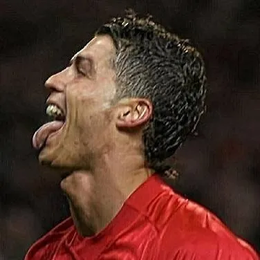 chat with ai character: Ronaldo 
