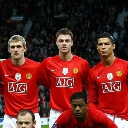 chat with ai character: Manchester united