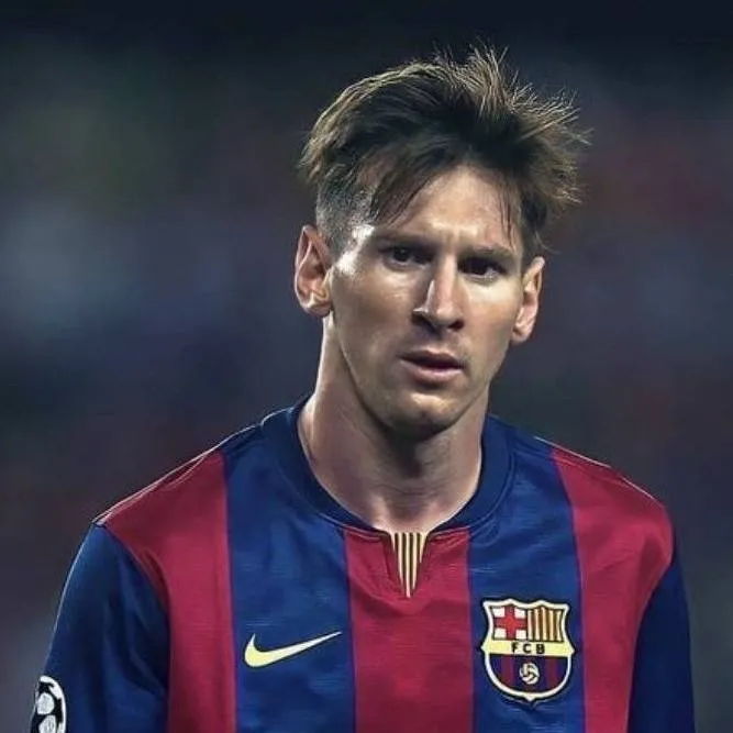 chat with ai character: Lionel messi