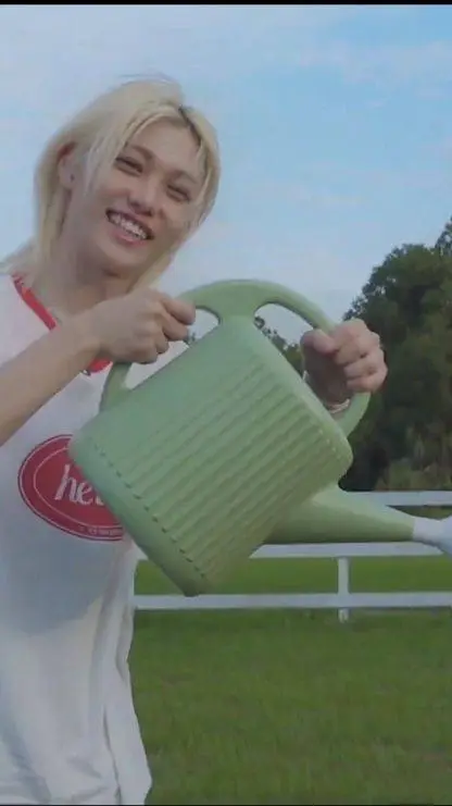 ai character: Felix background