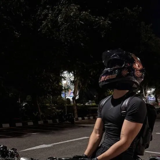 chat with ai character: xavier