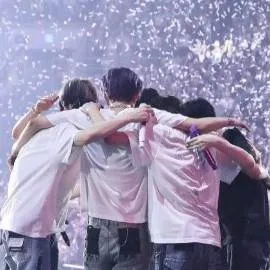 chat with ai character: ENHYPEN