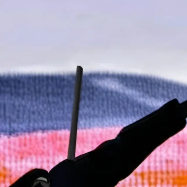 chat with ai character: Simon_12