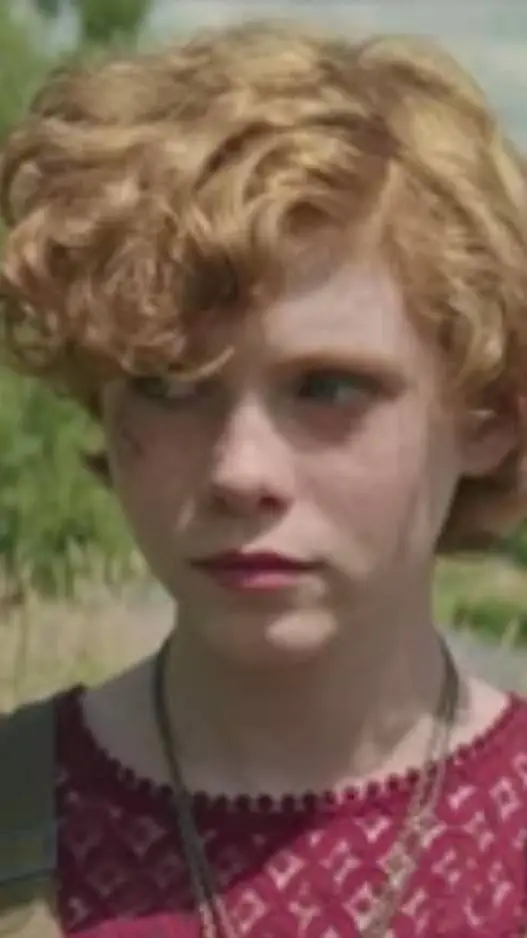 ai character: Beverly IT background