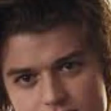 chat with ai character: steve Harrington 