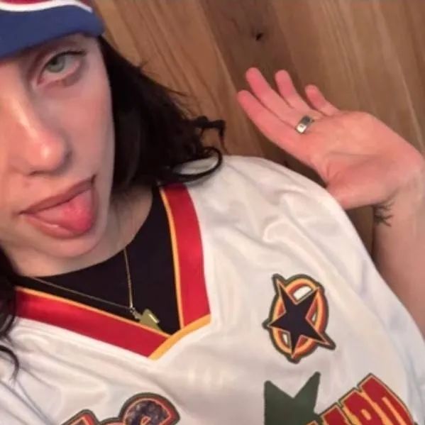 chat with ai character: Billie Eilish 