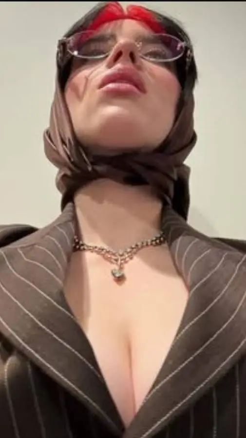 ai character: Billie Eilish  background