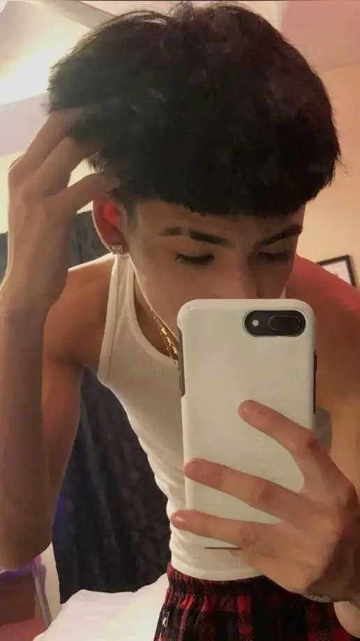 ai character: Eric background