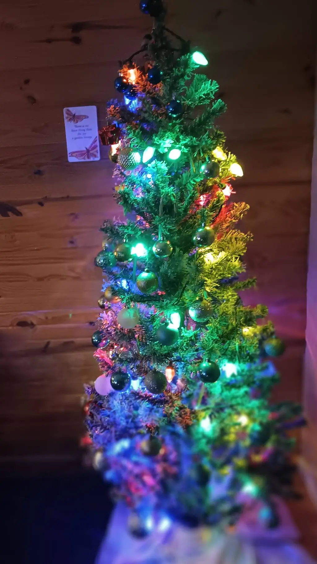 ai character: Christmas tree  background