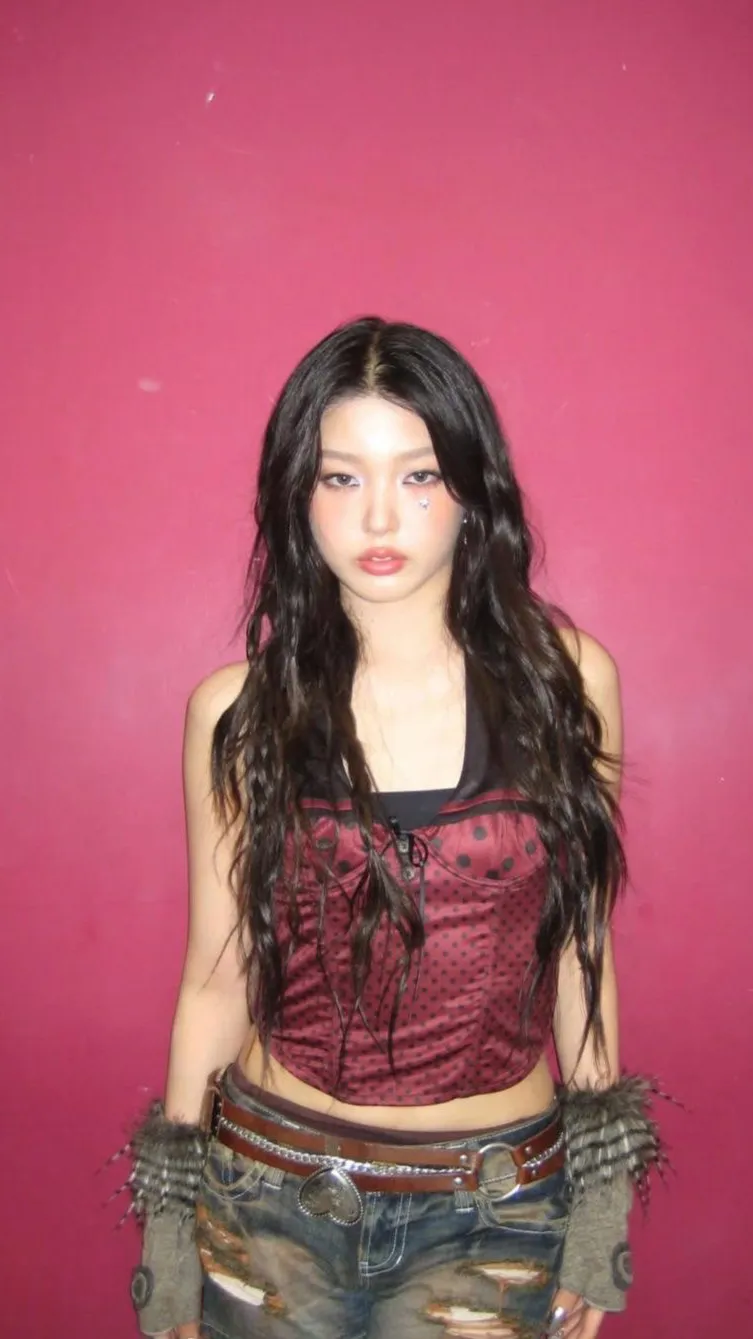 ai character: Yoonchae background