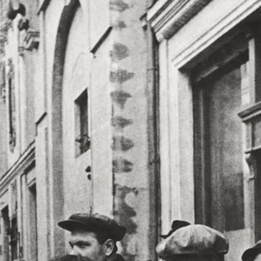 chat with ai character: 1945 9мая