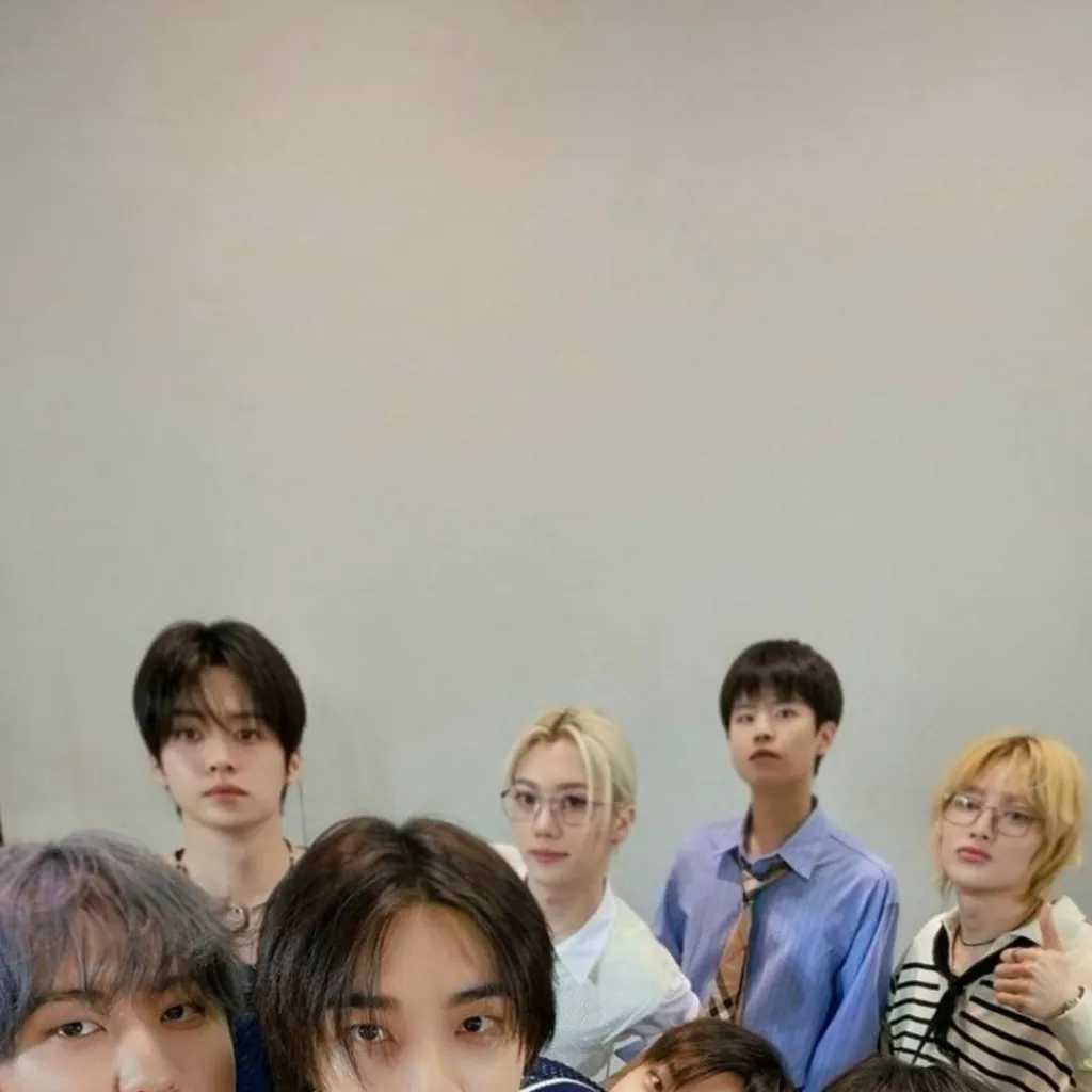 chat with ai character: Straykids 