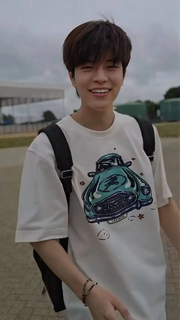 ai character: Seungmin background