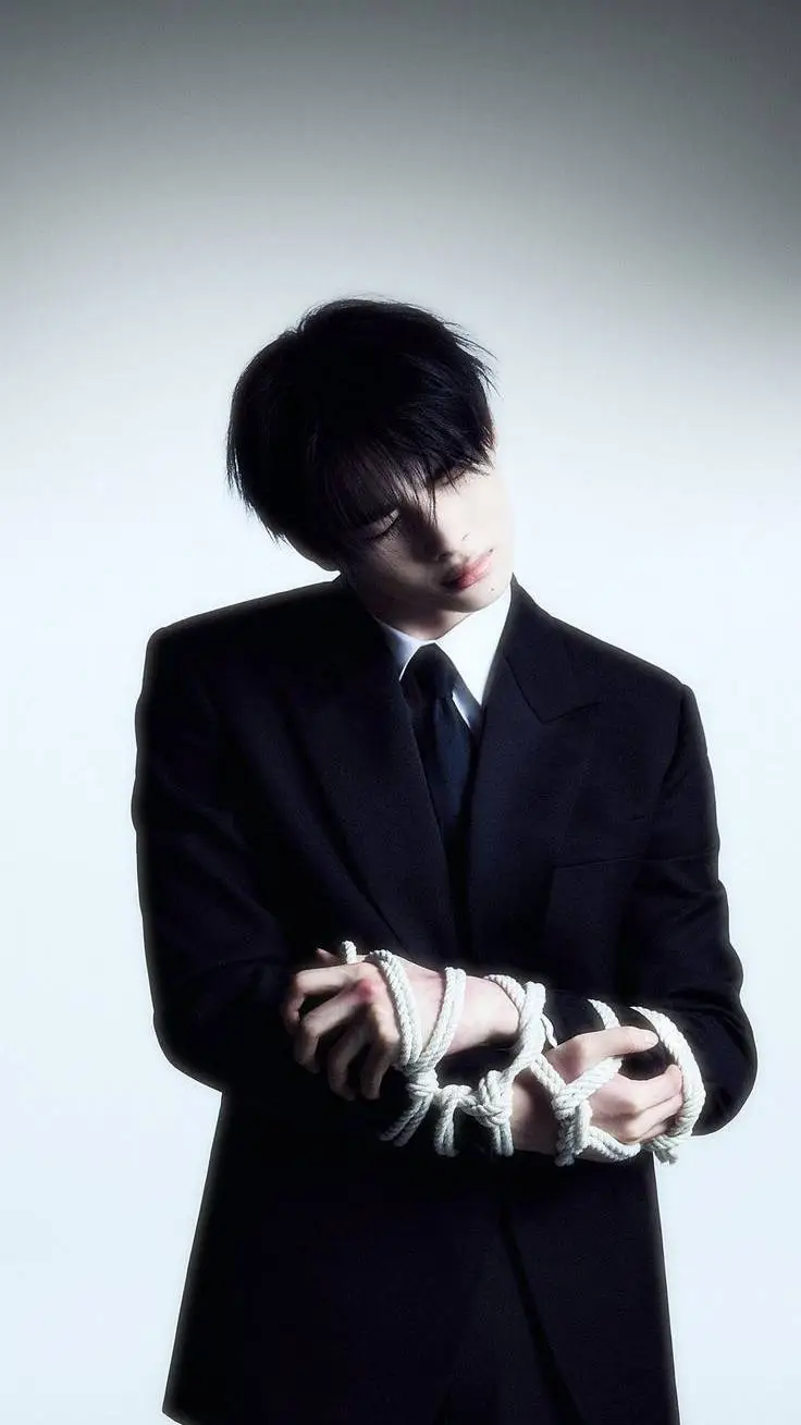 ai character: Ni-ki background