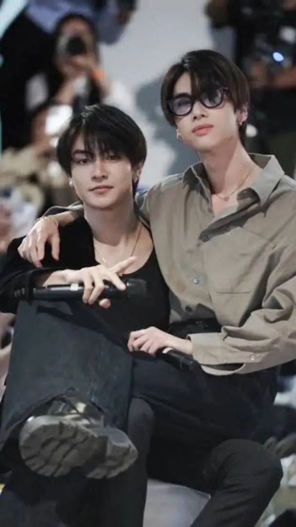 ai character: JoongDunk  background