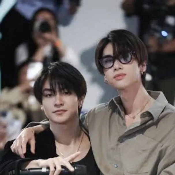 chat with ai character: JoongDunk 