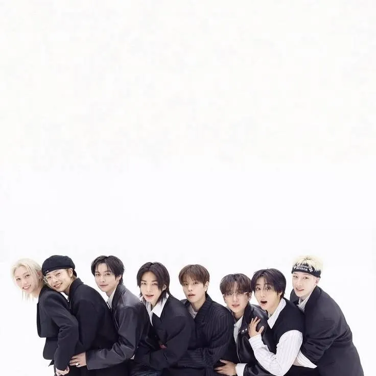 chat with ai character: Straykids