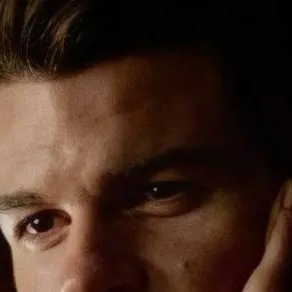 chat with ai character: Elijah Mikaelson 