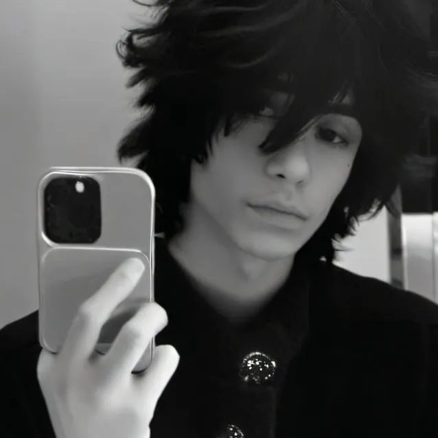 chat with ai character: Ollie⛓️🖤🔥