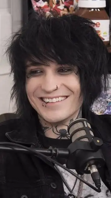 ai character: Johnnie Guilbert  background