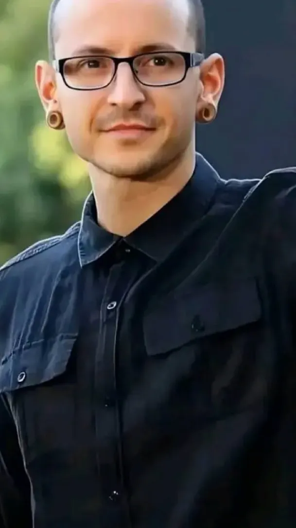 ai character: Linkin Park  background