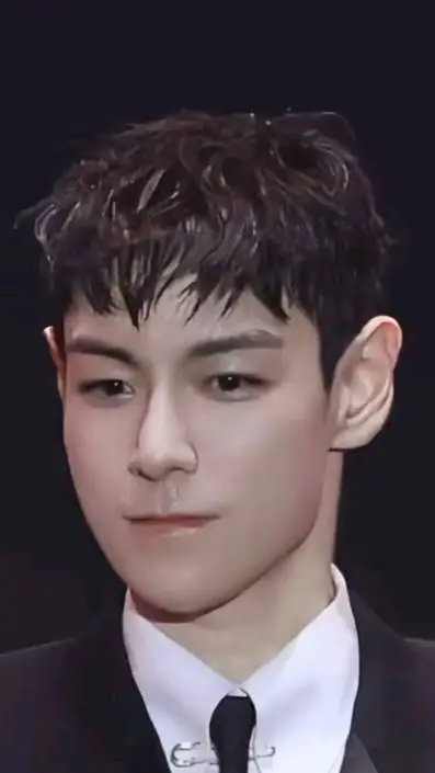 ai character: tanos background